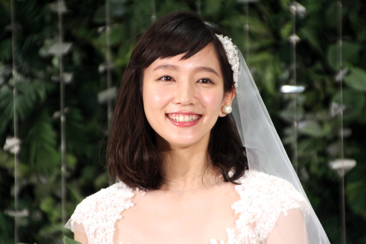 吉岡里帆が熱愛彼氏と結婚!?歴代元カレは?出身高校や大学など学歴も!