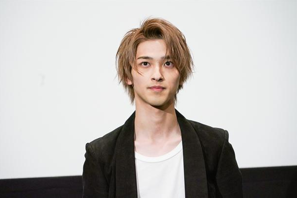 横浜流星の父親は大工?両親兄弟など家族情報!学歴(中学/高校/大学)も!