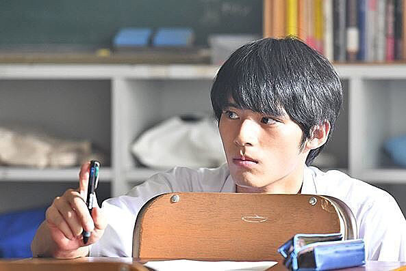 岡田健史の結婚歴や歴代彼女元カノは?顔画像や馴れ初め・噂を調査!